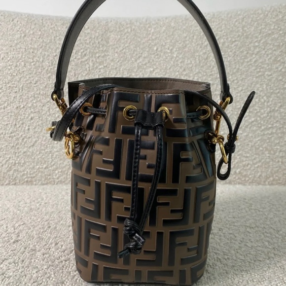 Authentic Fendi Mon Tresor Brown Leather mini-bag - Picture 2 of 16